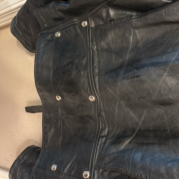 Vintage Harley Davidson jacket has some miles in it,something splattered on it - Picture 3 of 7
